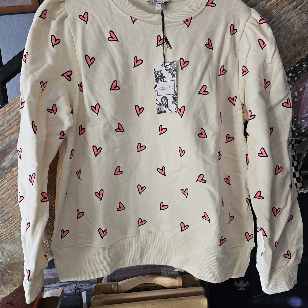 Heart Patterned Cream Sweatshirt Top